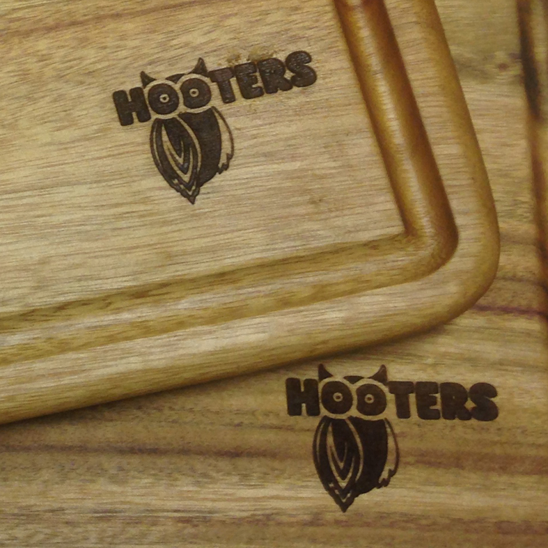 Hooters engraving